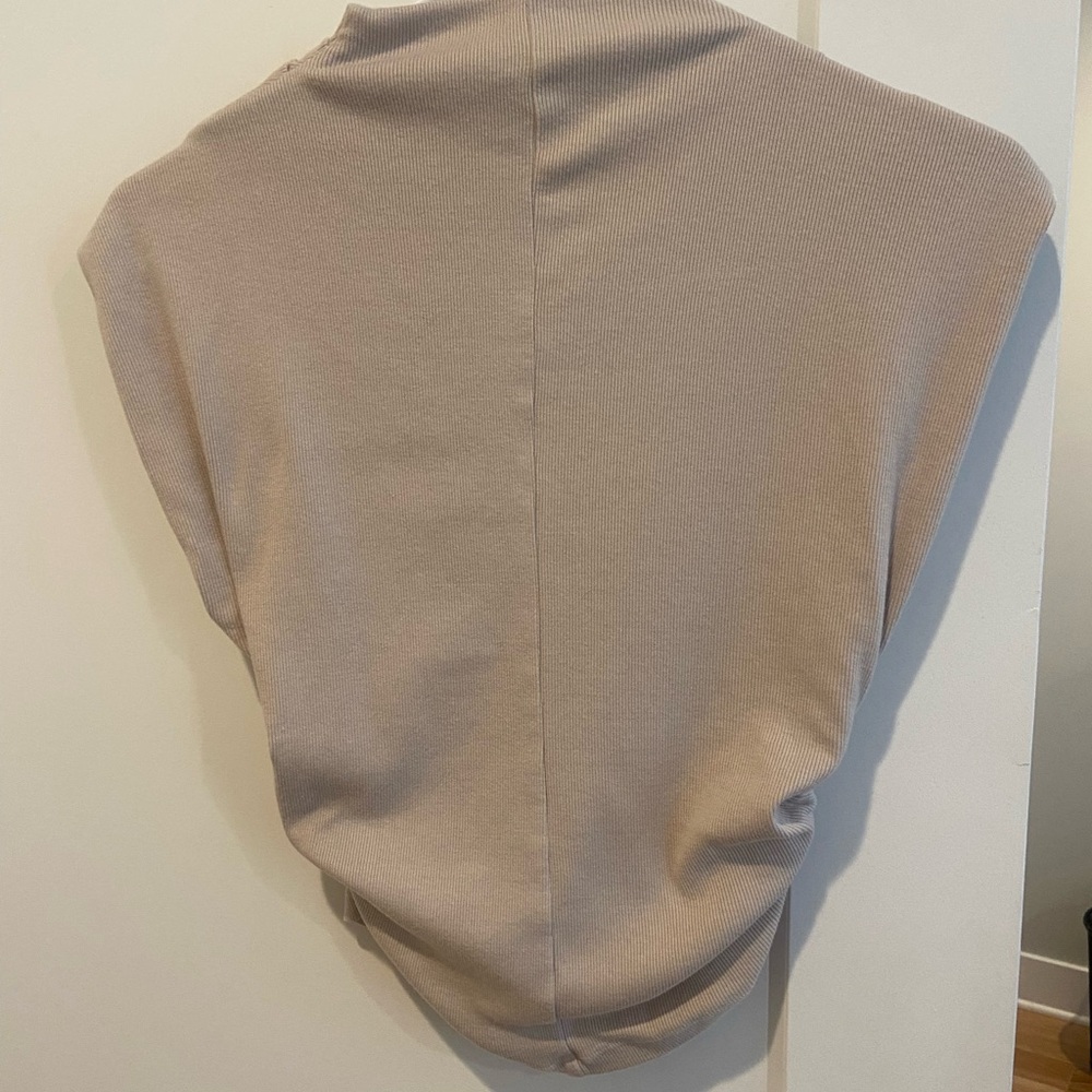 New Michael Stars cement colored crop top. Only worn once.